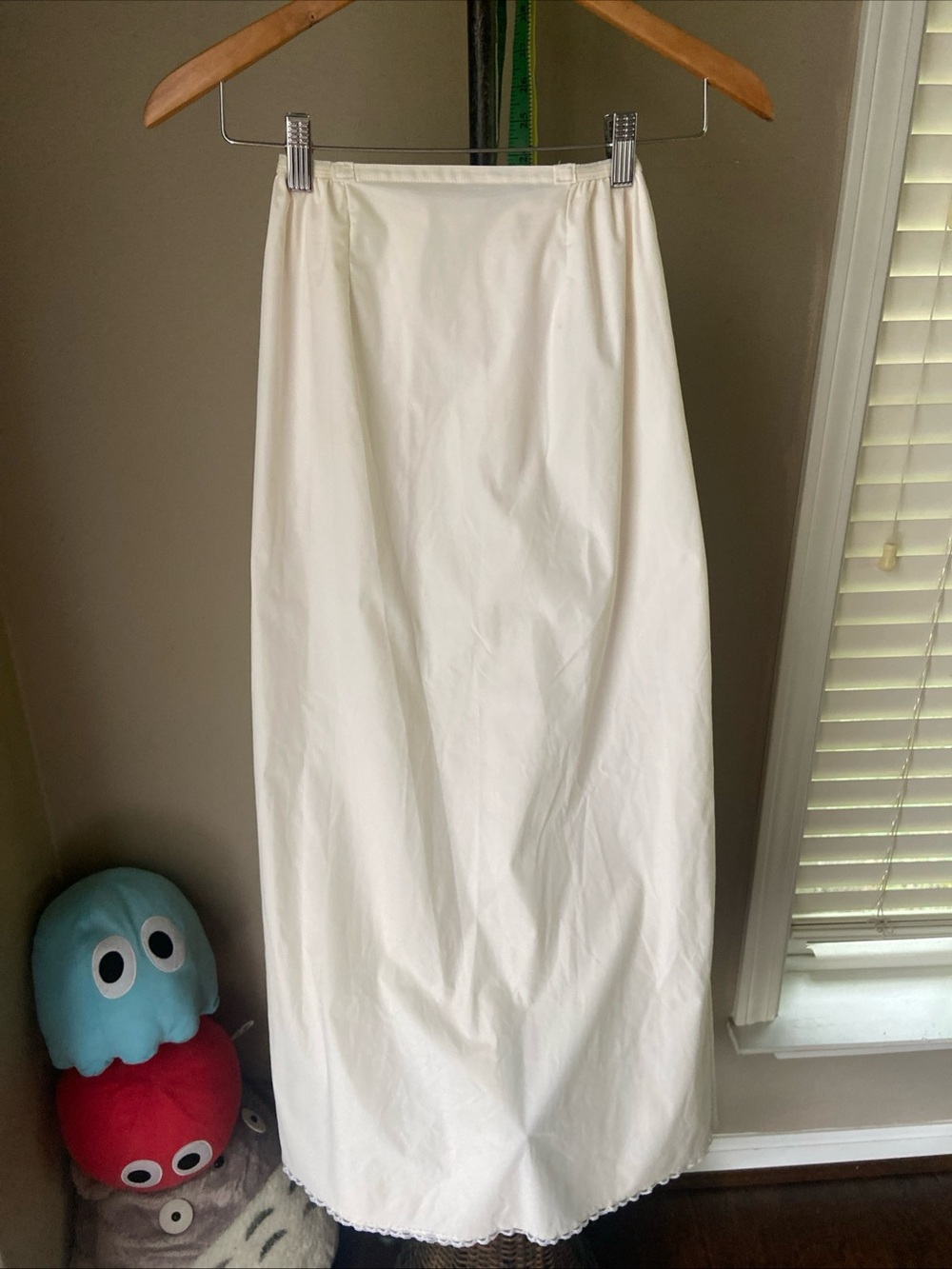 BEAUTIFUL VTG VASSARETTE Ivory  Half-slip Full-length Skirt SZ M
